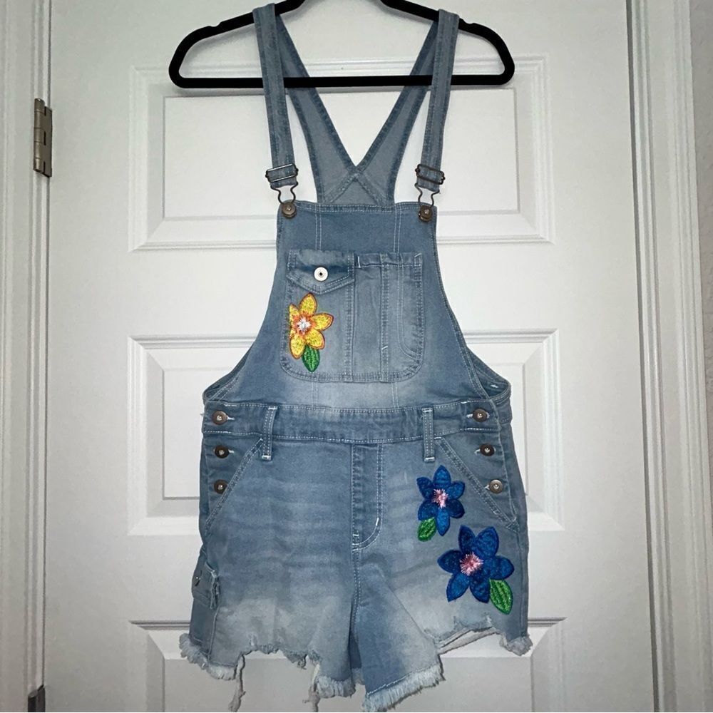 No Boundaries Flower Embroidered Short Frayed Distressed Overall Shortalls